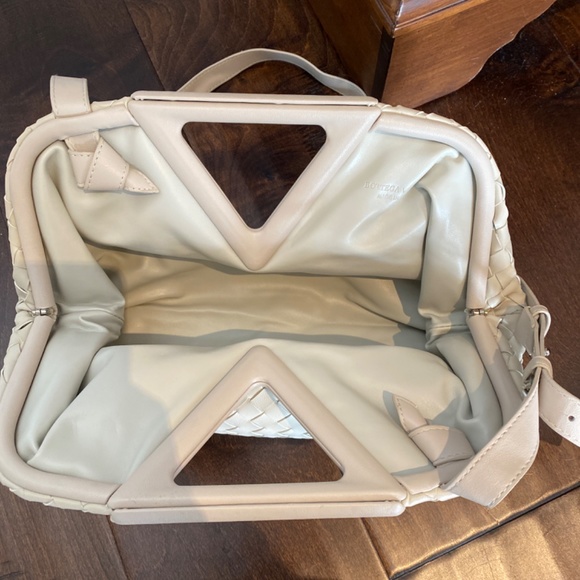 Gorgeous cream coloured crossbody/clutch - Picture 2 of 4